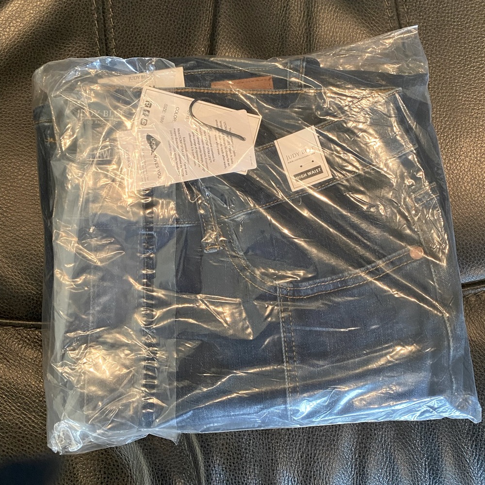 Judy Blue Jeans NEW High waist, skinny fit Front seam no distressing Size 18W
